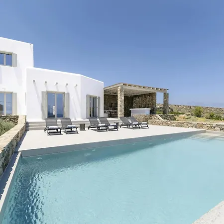 Pristine With Swimming Pool 펜션 *